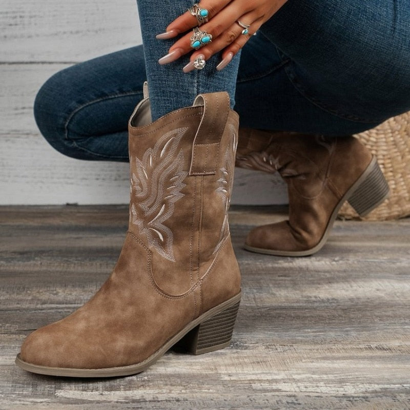 Lizzle | Stylish Embroidered Cowboy Boots